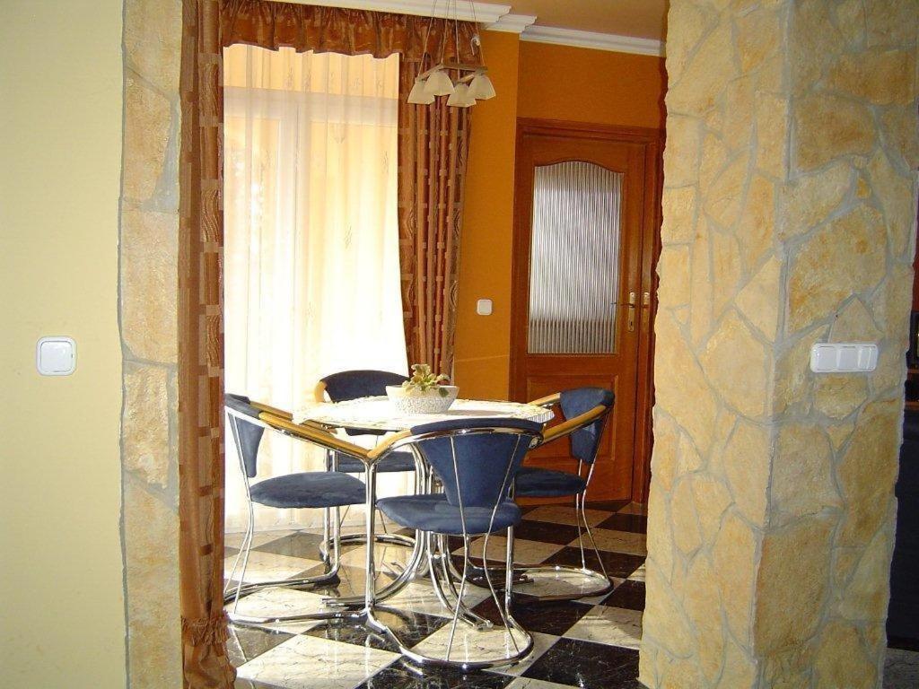 剑锋公寓酒店 Sárvár 外观 照片