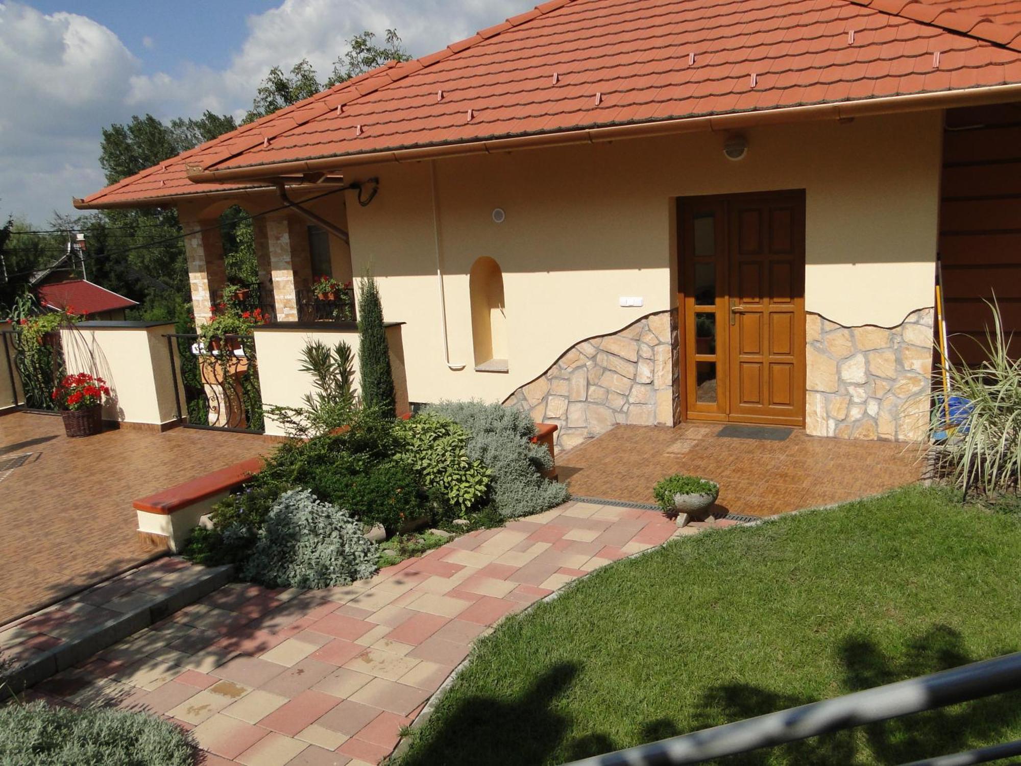 剑锋公寓酒店 Sárvár 外观 照片